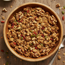 Cargar imagen en el visor de la galería, Granola sin gluten con avena, miel pura y aceite de coco – Yogi Super Foods Guatemala